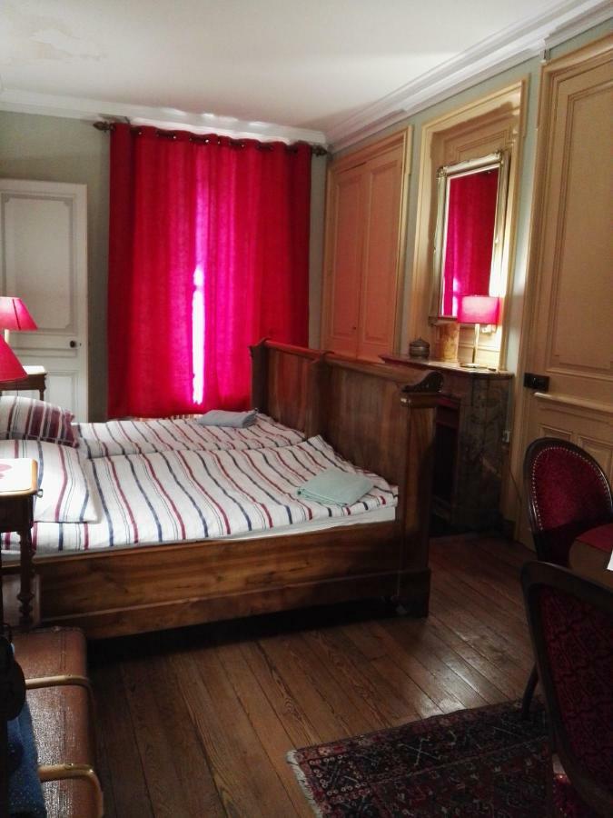 La Garde Chambres D'Hotes Charancieu Exterior foto