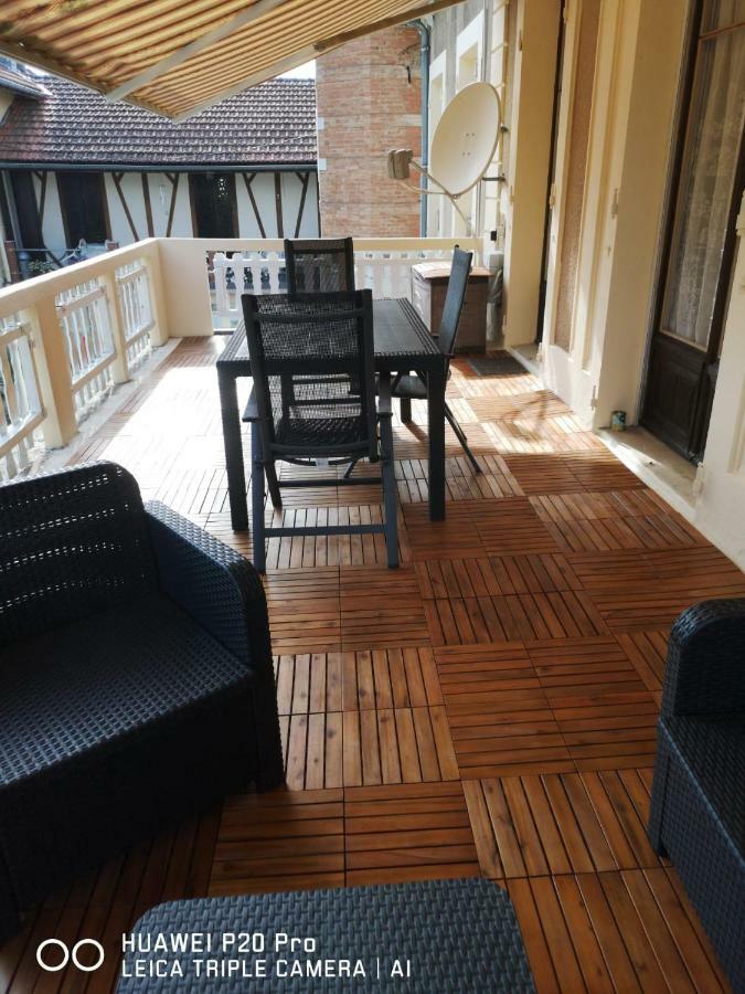 La Garde Chambres D'Hotes Charancieu Exterior foto
